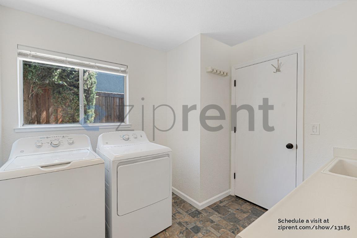 Building Photo - 5607 Blackrock Rd