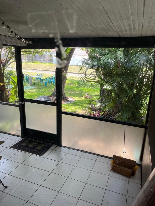 Building Photo - 7652 Pinewalk Dr S