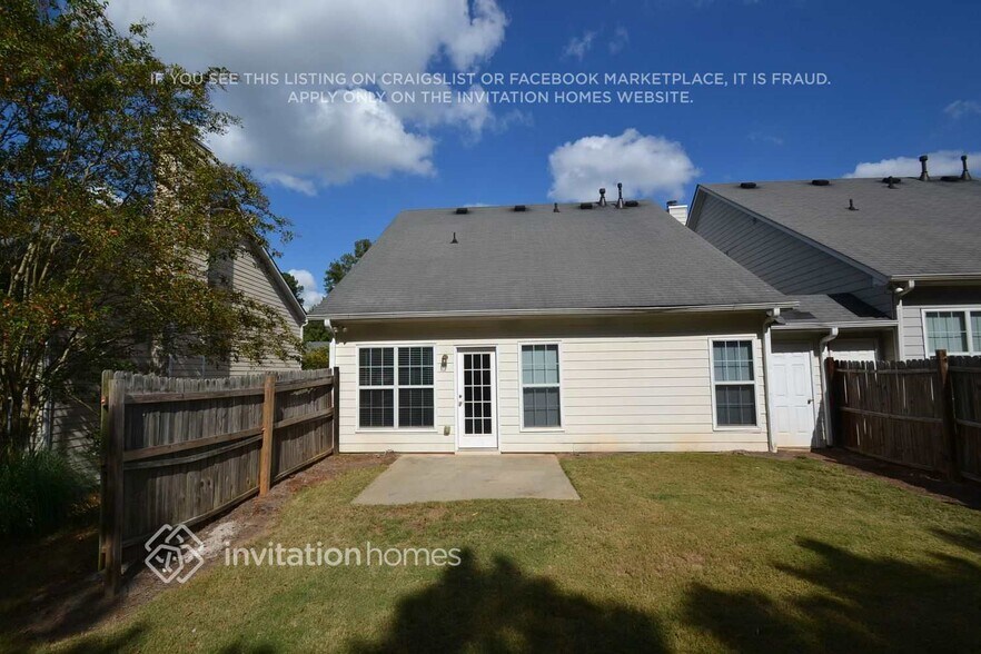Building Photo - 1456 Gates Cir SE