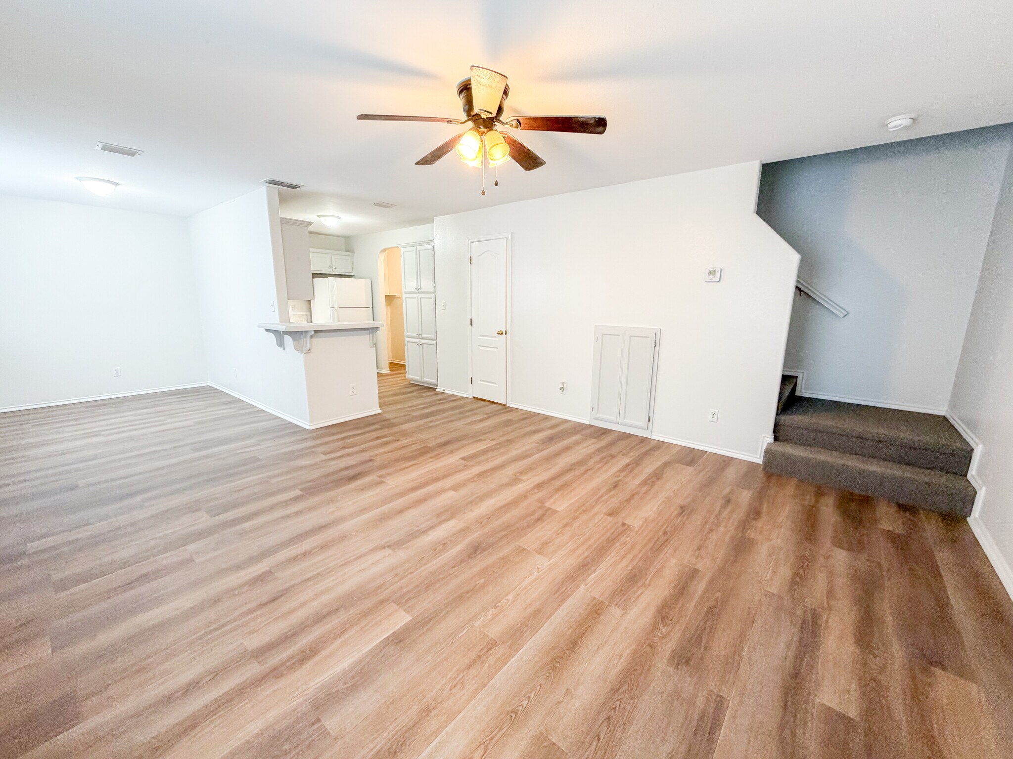 Building Photo - 709 Sonesta Dr