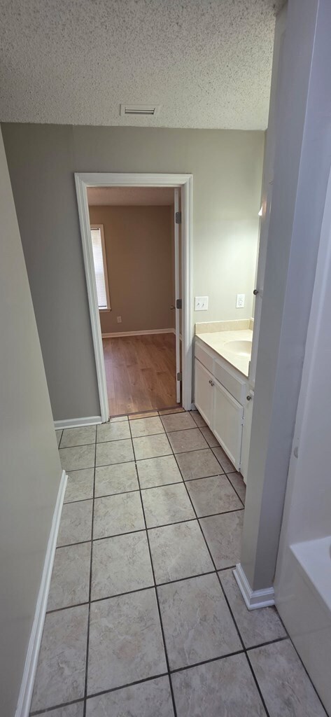 Building Photo - 105 Wilson St