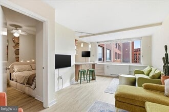 Building Photo - 1111 Arlington Blvd