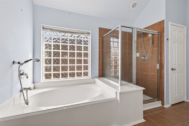 Building Photo - 4922 Beechknoll Ln