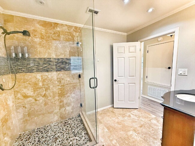 Building Photo - Tranquility Meets Flexibility — Canyon Lake Home with Wrap-Around Deck & Guest Suite