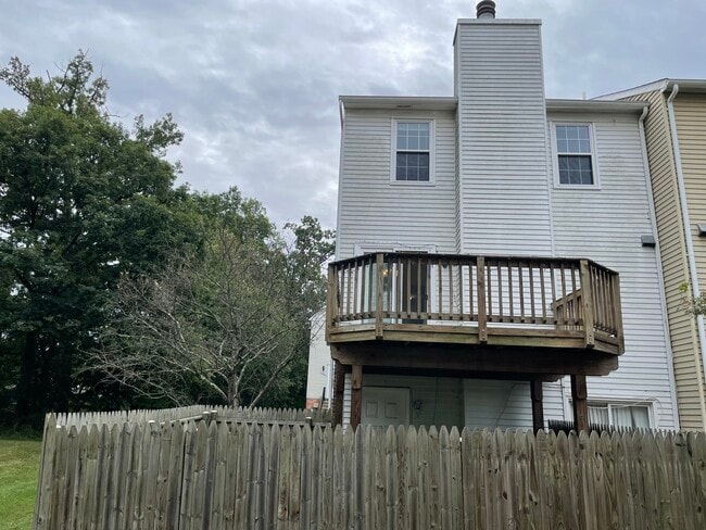 Building Photo - 15039 Cherrywood Dr