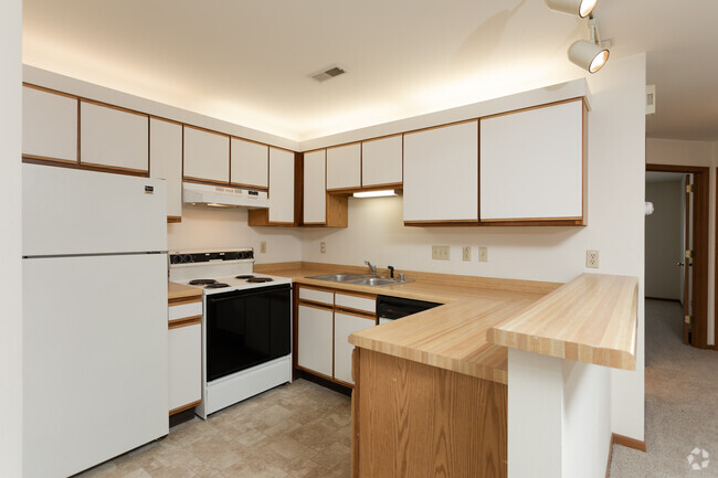 2BR, 1BA - Windwood Clearing Apartments