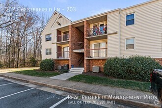 Building Photo - Stunningly Updated Condo in Stafford – Mov...