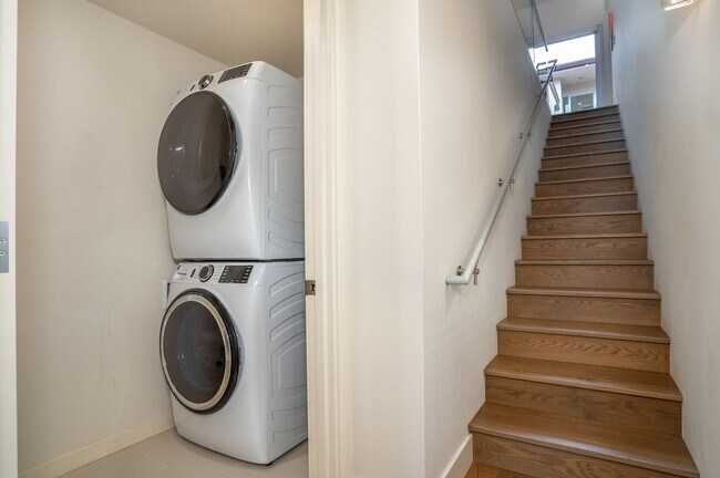 Building Photo - Beautiful Fully Furnished, 3 Bed/3 Bath Makali'i at Wailea Townhome with Infinity Pool