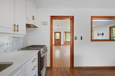 Building Photo - 3901 Lawrence Ave