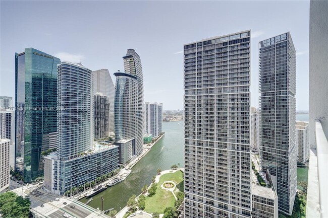 Building Photo - 500 Brickell Ave