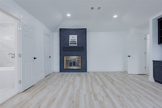 Building Photo - 2902 Misty Park Dr