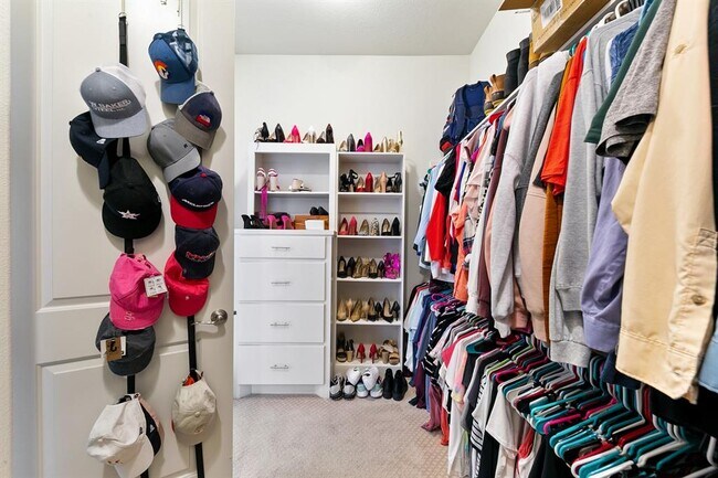 Building Photo - 5633 Petty St