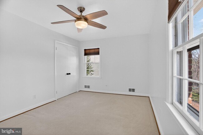 Building Photo - 5405 Ridgefield Rd