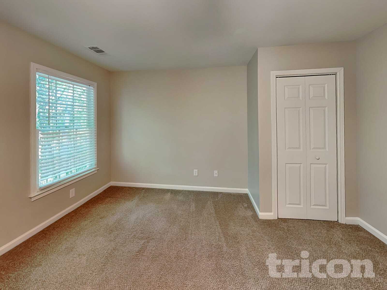 Building Photo - 1013 Chatsworth Ln