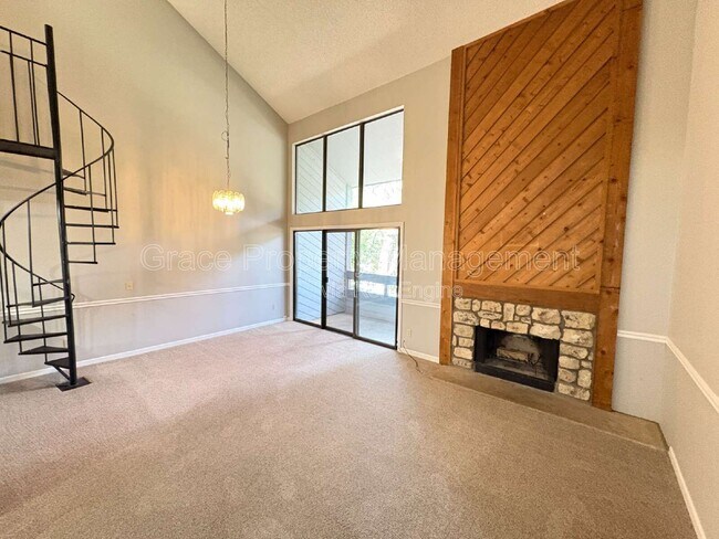 Building Photo - 14091 E Tufts Dr