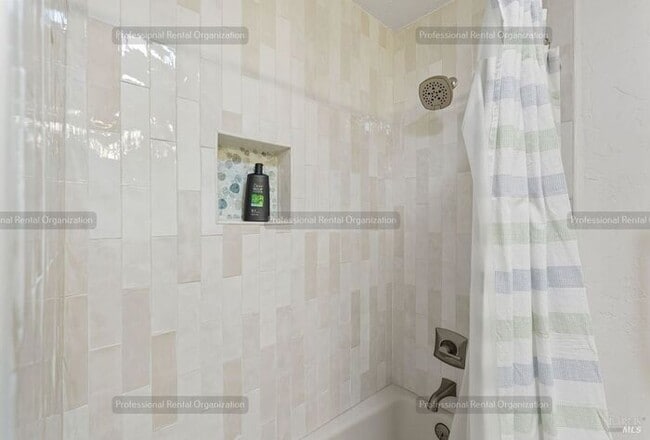 Building Photo - One of a kind home just steps away from Annadel State park