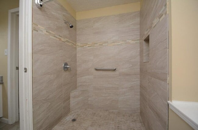 Building Photo - 15 S Tallowberry Dr