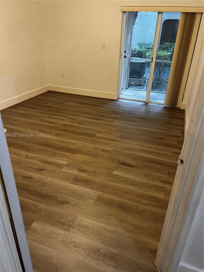 Building Photo - 5610 NW 114th Pl