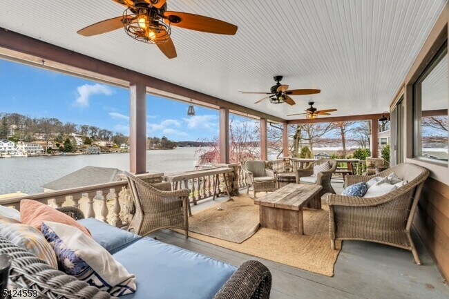 Building Photo - 363 Lakeside Blvd