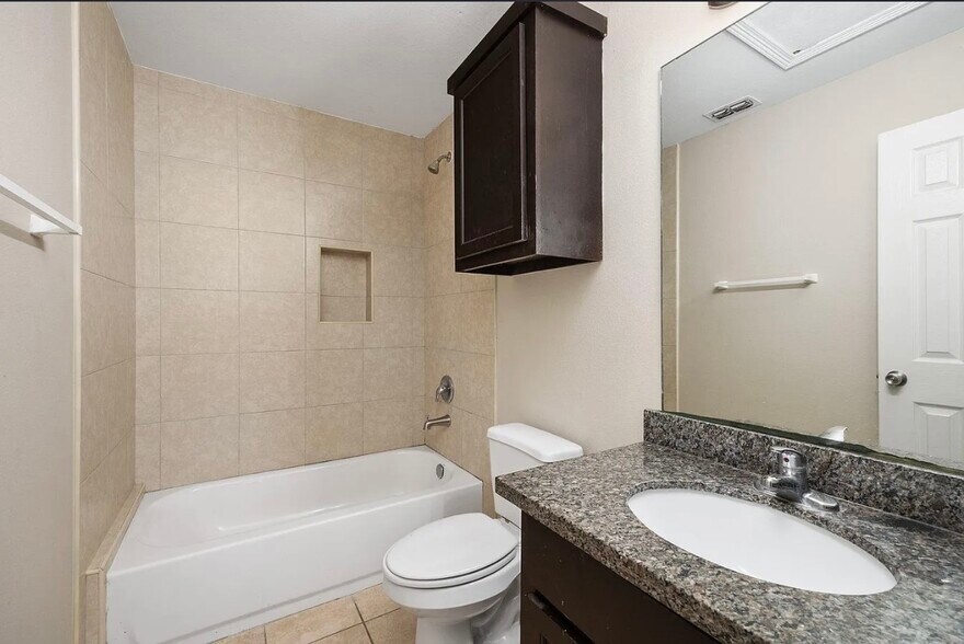 Building Photo - 1224 W Harrison Ave