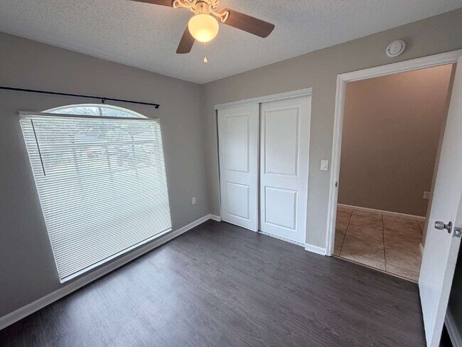 Building Photo - 4 Bedroom Home for Rent in Lakeland!
