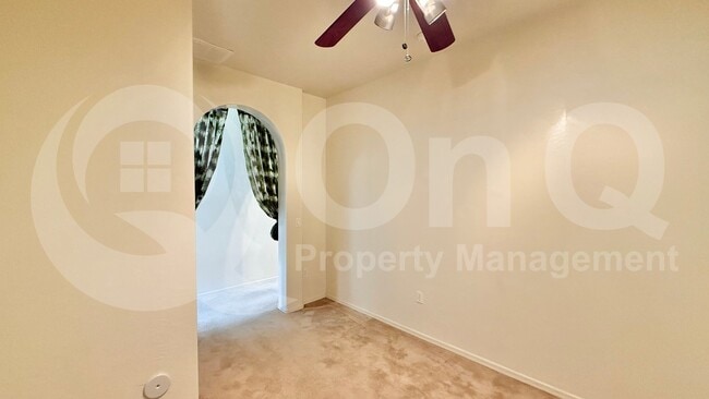 Building Photo - 2222 E Huntington Dr