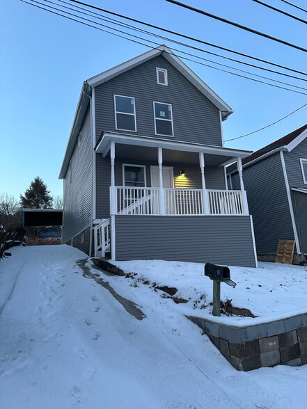 Building Photo - 533 W State St