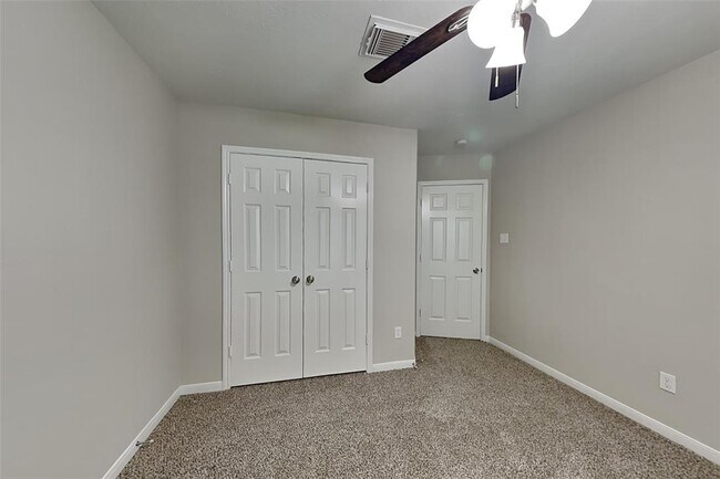 Building Photo - 20403 Timber Trail Way