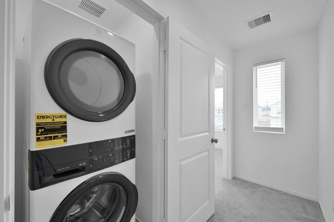 Building Photo - 18271 Via Aurelia Dr