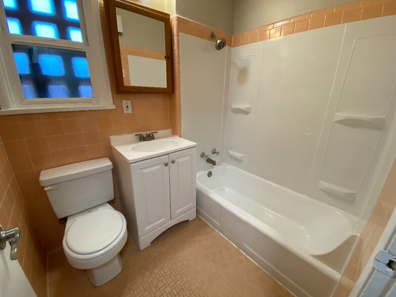 Building Photo - 4636 22nd Ave NE