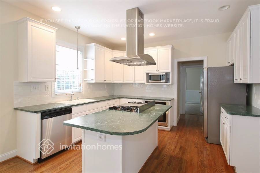 Building Photo - 5633 Legacy Cir