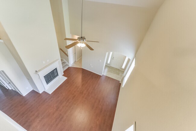 Building Photo - 25822 Zula Dr