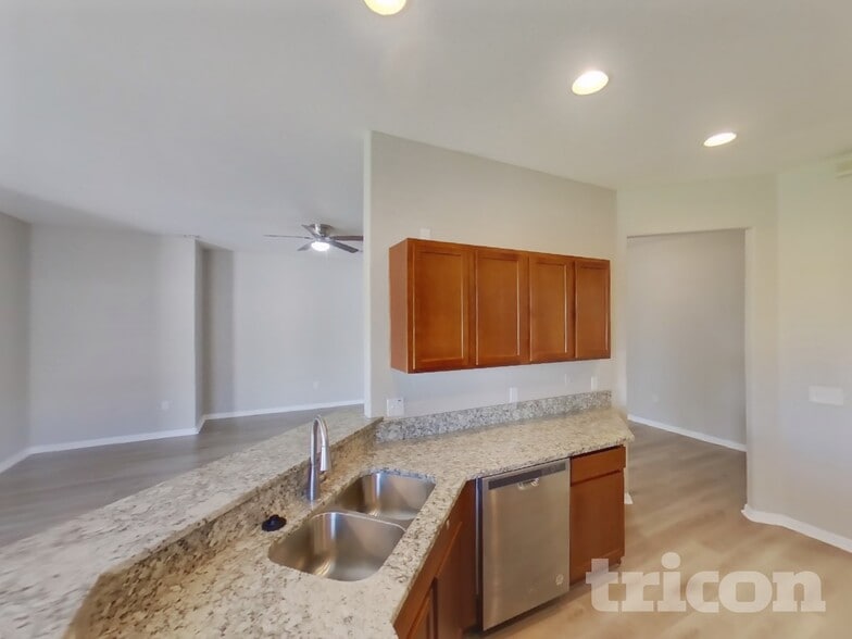 Building Photo - 10744 Carloway Hills Dr