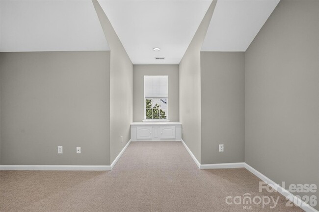 Building Photo - 9020 Roseton Ln