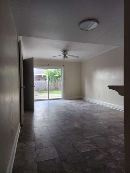 Building Photo - 3729 Bunker Hill Dr