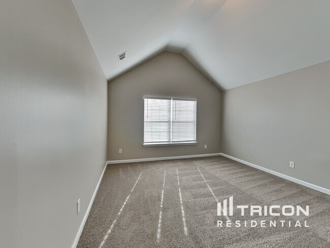 Building Photo - 6645 Oak Hill Pass