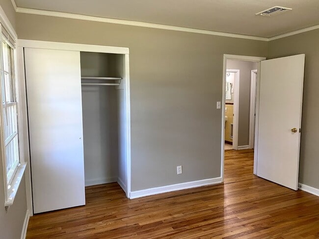 Building Photo - Handsome 3-bedroom just for you !