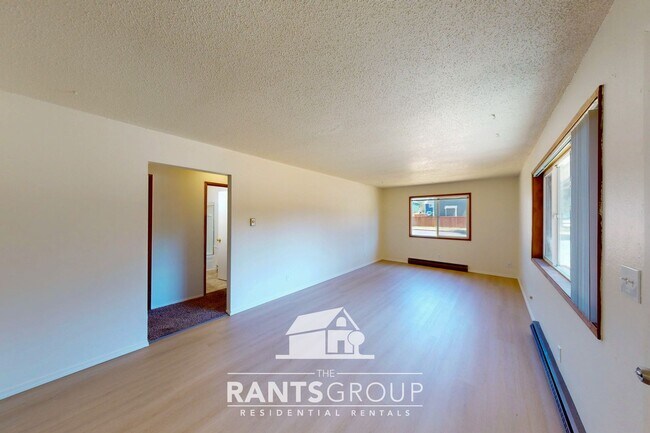 Building Photo - 806R