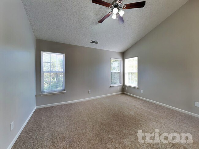 Building Photo - 5920 Shining Oak Ln