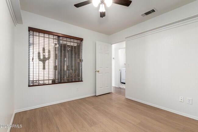 Building Photo - 9285 E Sutton Dr