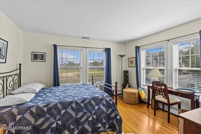 Building Photo - 1503 Comstock St