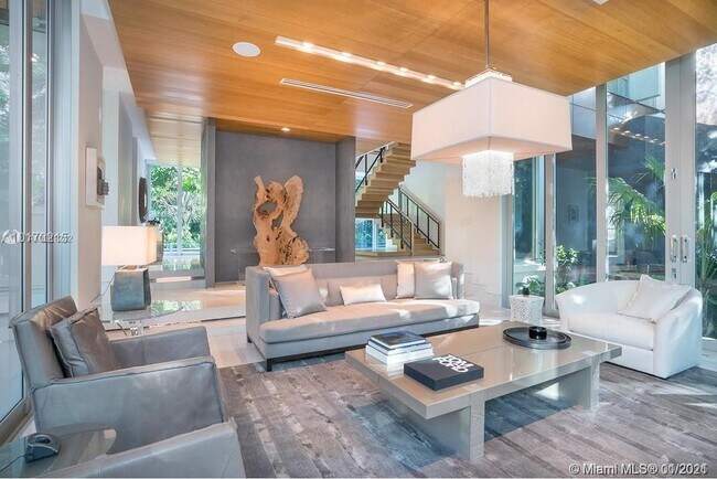 Building Photo - 3503 Banyan Cir