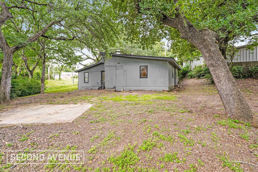Building Photo - 7104 Foster Dr