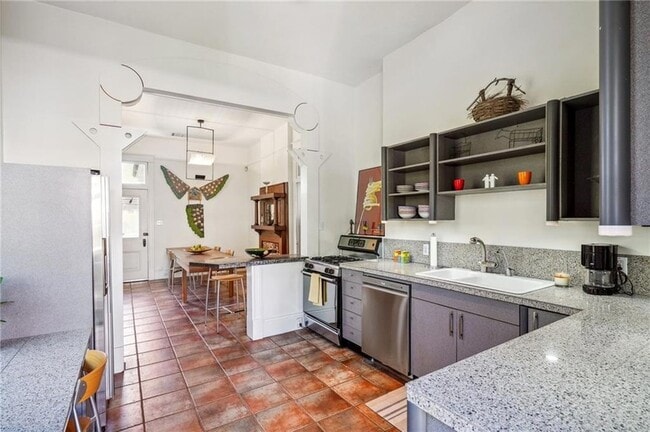 Building Photo - 4301 Iberville St