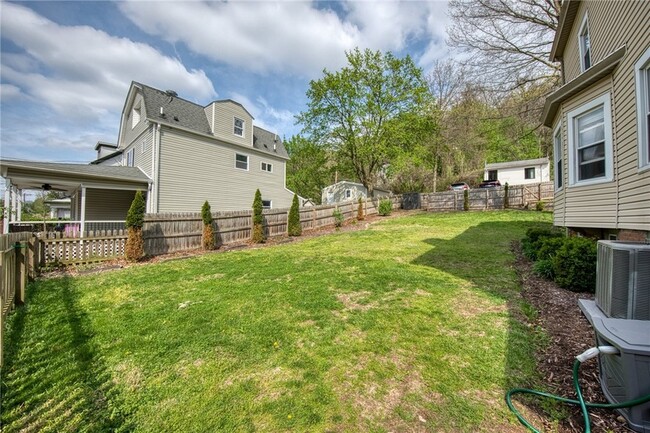 Building Photo - 911 Nevin Ave