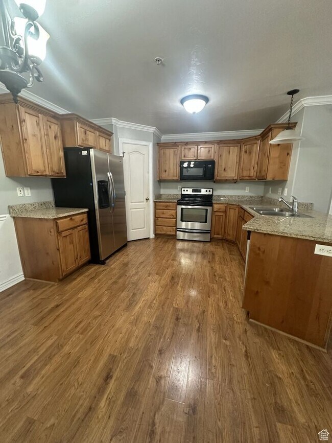 Building Photo - 574 S 2150 W