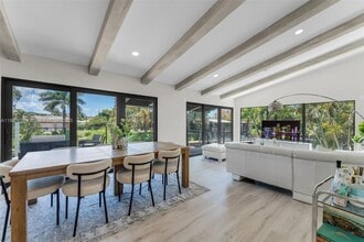 Building Photo - 516 NE 6th Ave