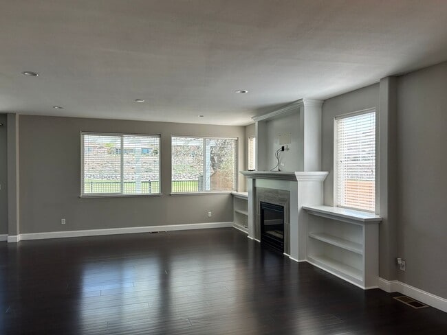 Building Photo - **READY FOR MOVE IN** Spark Home on Golf Course