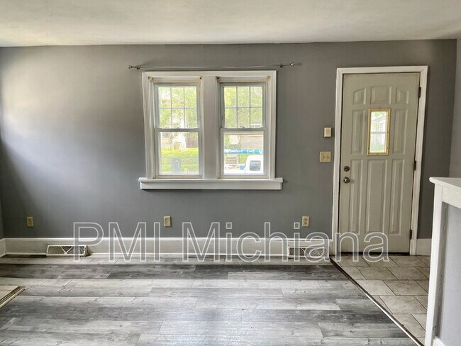 Building Photo - 1113 21st St