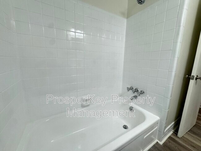 Building Photo - 1526 Barcelona Dr